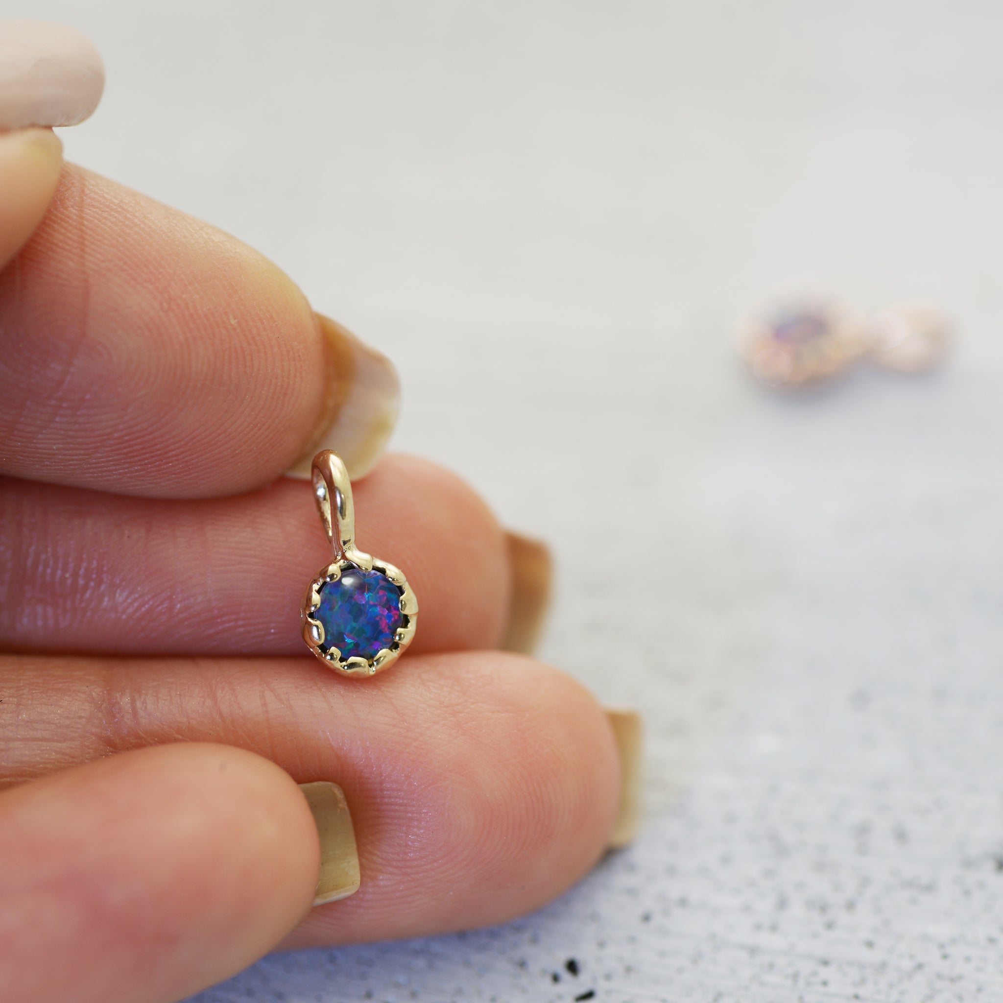 Opal mud Necklace (5mm round/ doublet opal) - 14K/18K Gold