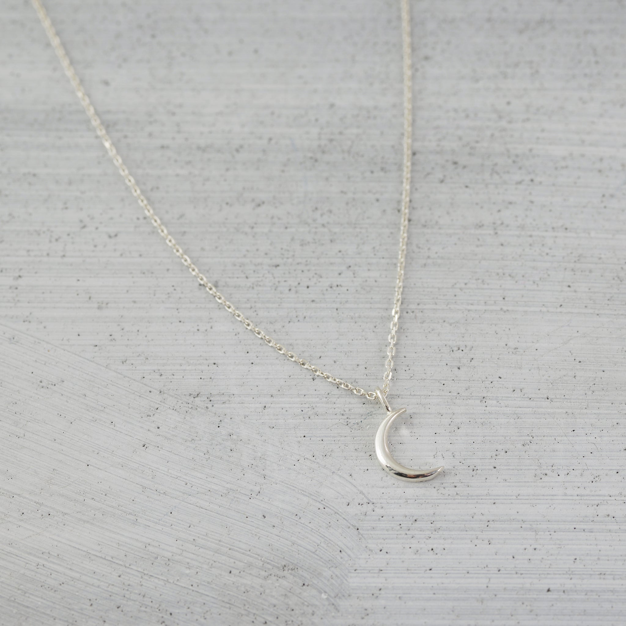 New moon Necklace - Silver