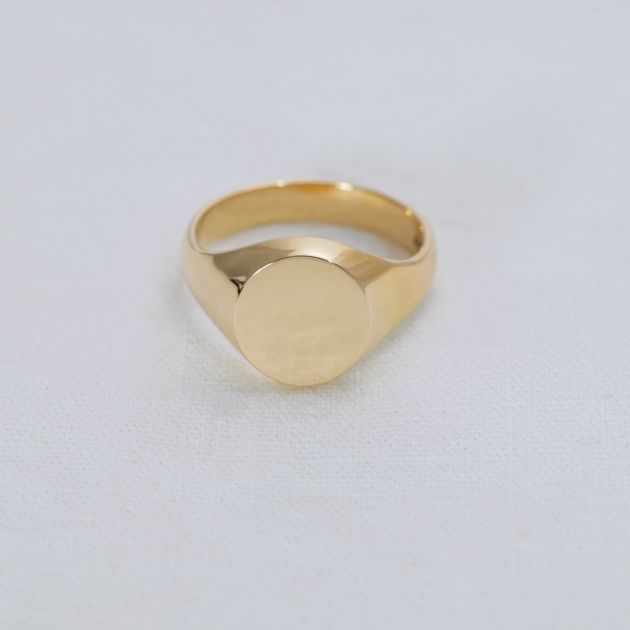 Oval signet Ring (small) - 14K/ 18K Gold