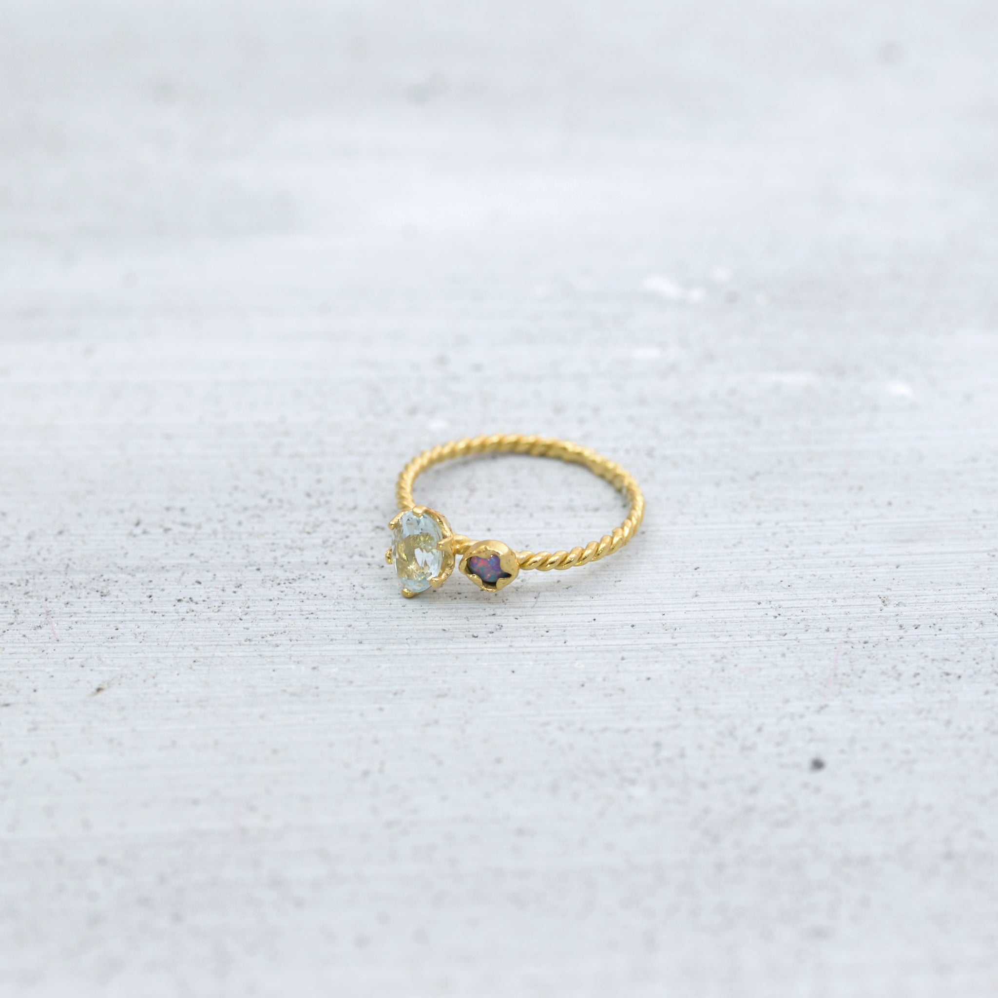 Match made in heaven Ring (twirling band) - 14K/ 18K Gold
