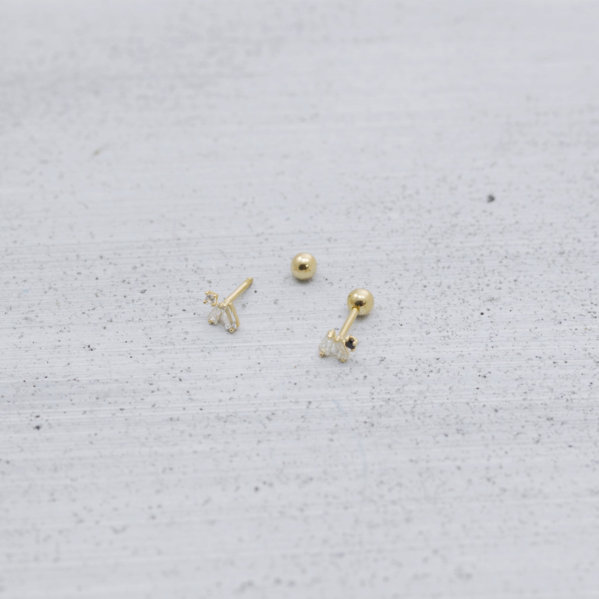 Tapered sector Piercing (small/ single) - 14K/ 18K Gold